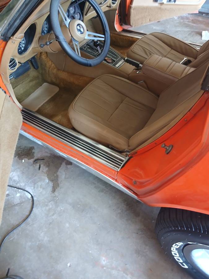 Chevrolet-corvette-1975-orange-8