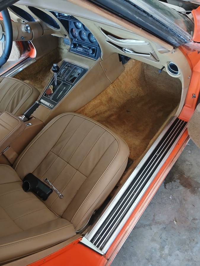 Chevrolet-corvette-1975-orange-9