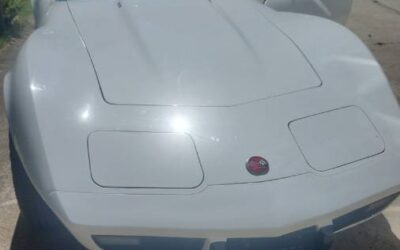 Chevrolet corvette 1975