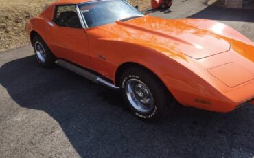 Chevrolet-corvette-1976-1