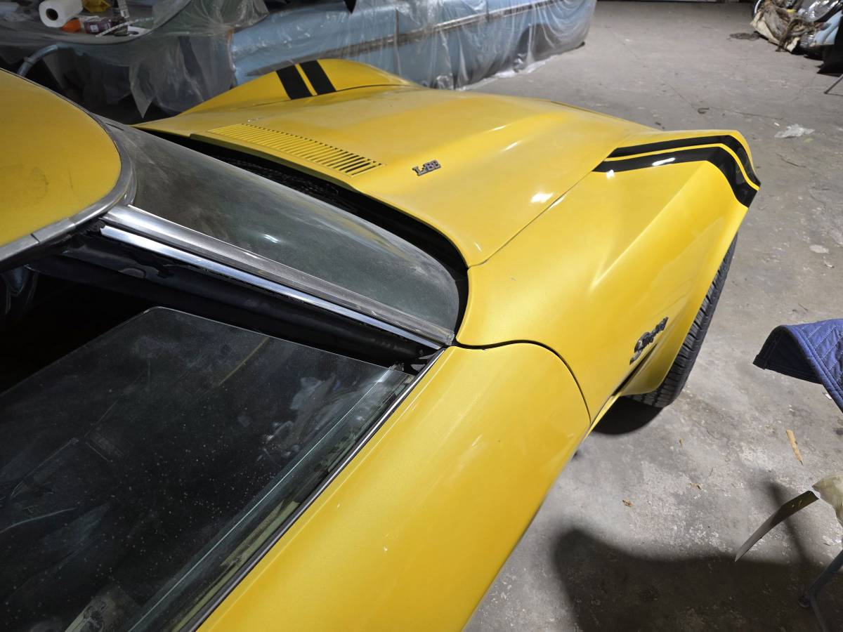 Chevrolet-corvette-1976-10