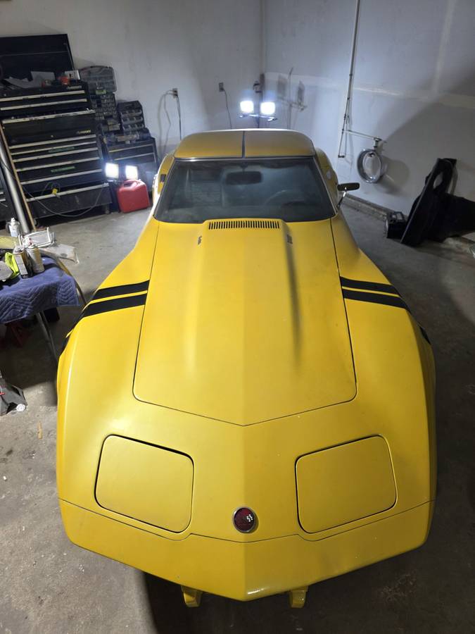 Chevrolet-corvette-1976-11