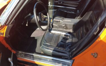 Chevrolet-corvette-1976-2