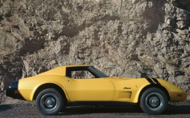 Chevrolet-corvette-1976-2