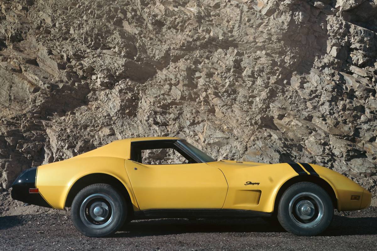 Chevrolet-corvette-1976-2