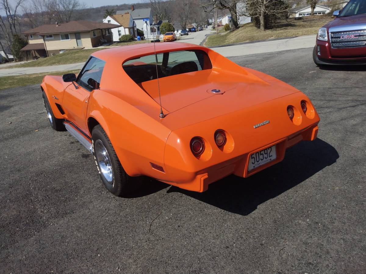 Chevrolet-corvette-1976