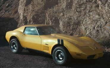 Chevrolet-corvette-1976
