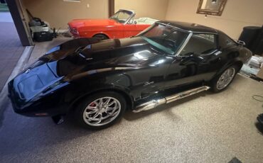 Chevrolet-corvette-1976-black-1