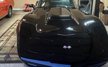 Chevrolet-corvette-1976-black