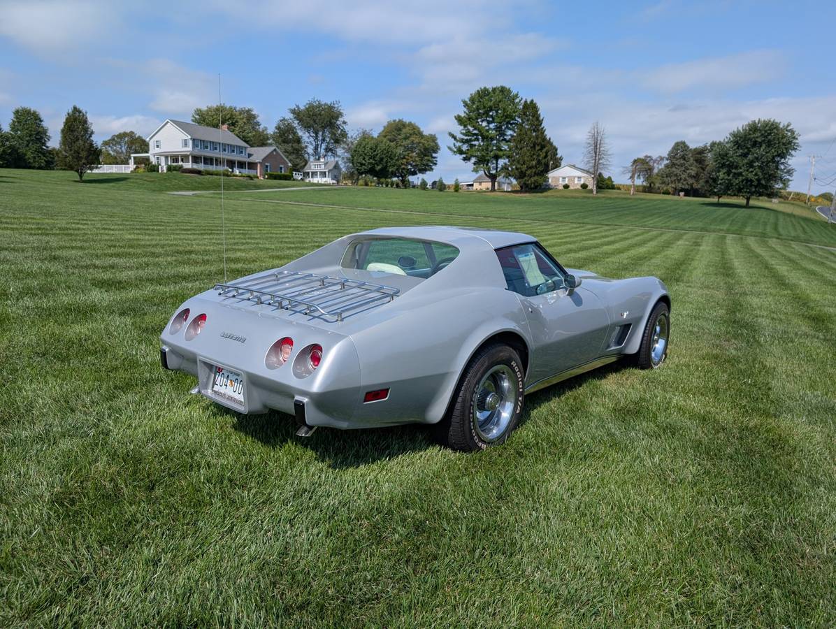 Chevrolet-corvette-1977-silver-4