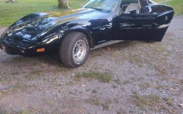 Chevrolet-corvette-1978-black-1