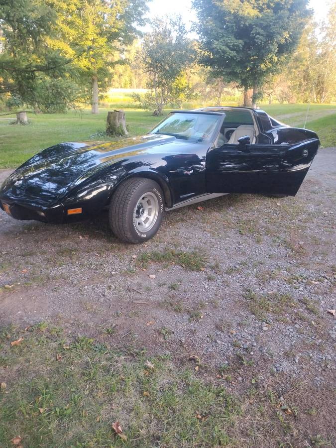 Chevrolet-corvette-1978-black-1