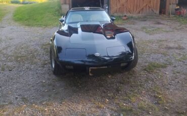 Chevrolet-corvette-1978-black