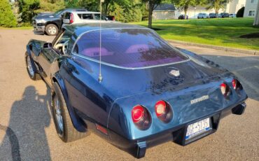 Chevrolet-corvette-1978-blue