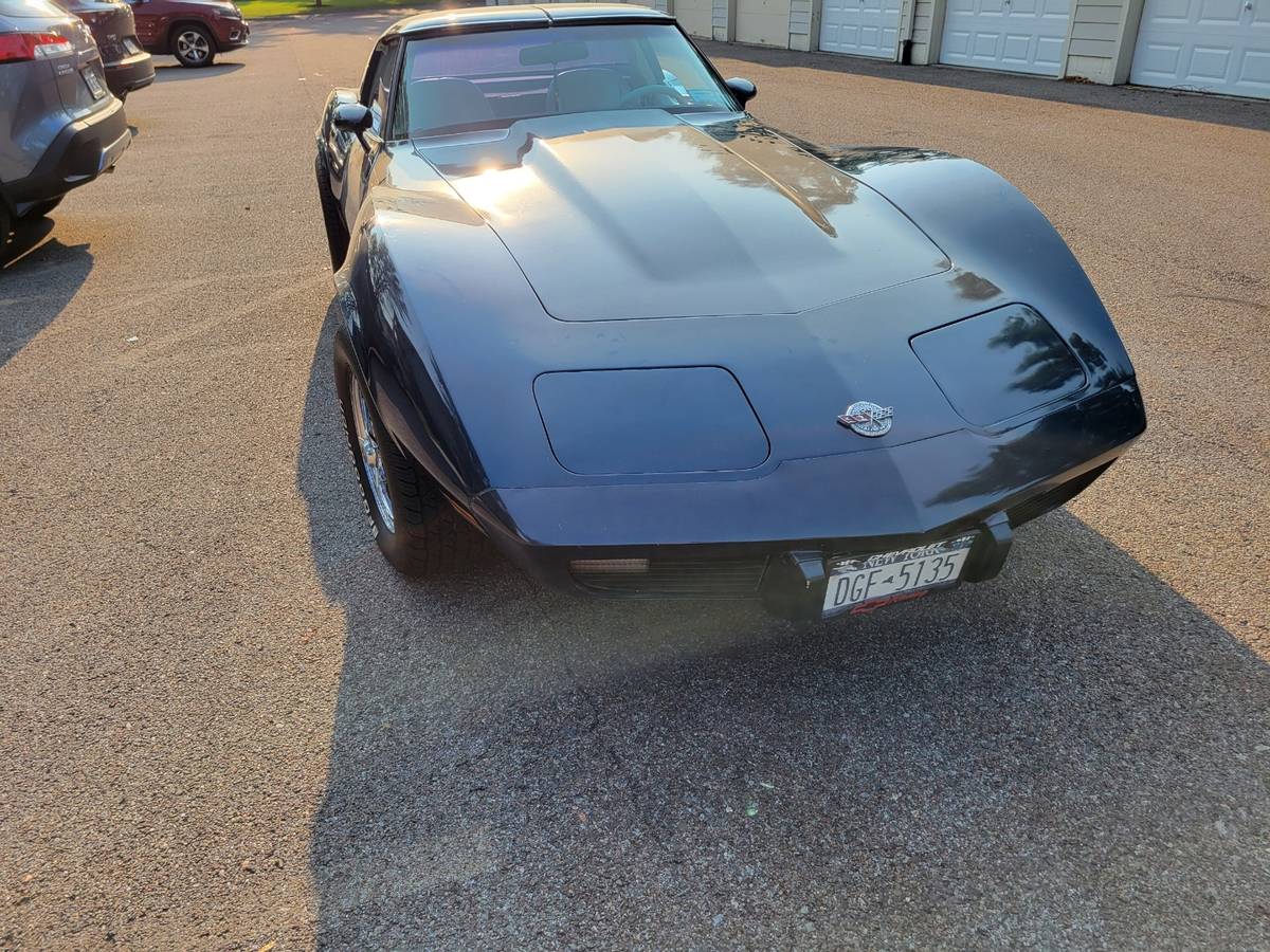 Chevrolet-corvette-1978-blue-4