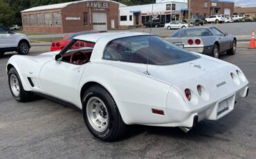 Chevrolet-corvette-1978-white-1