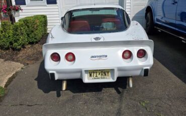 Chevrolet-corvette-1978-white-1