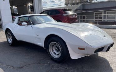 Chevrolet-corvette-1978-white-10