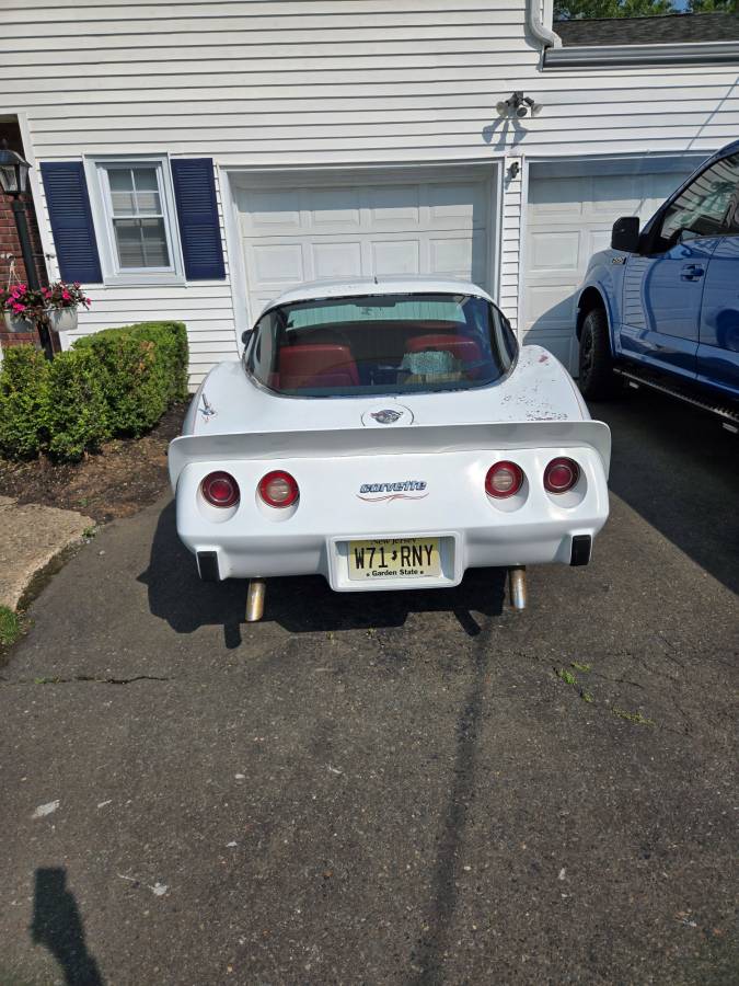 Chevrolet-corvette-1978-white-10