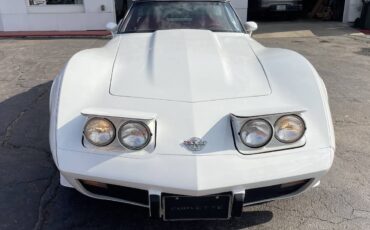 Chevrolet-corvette-1978-white-11