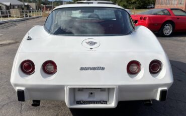 Chevrolet-corvette-1978-white-6