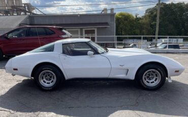 Chevrolet-corvette-1978-white-8