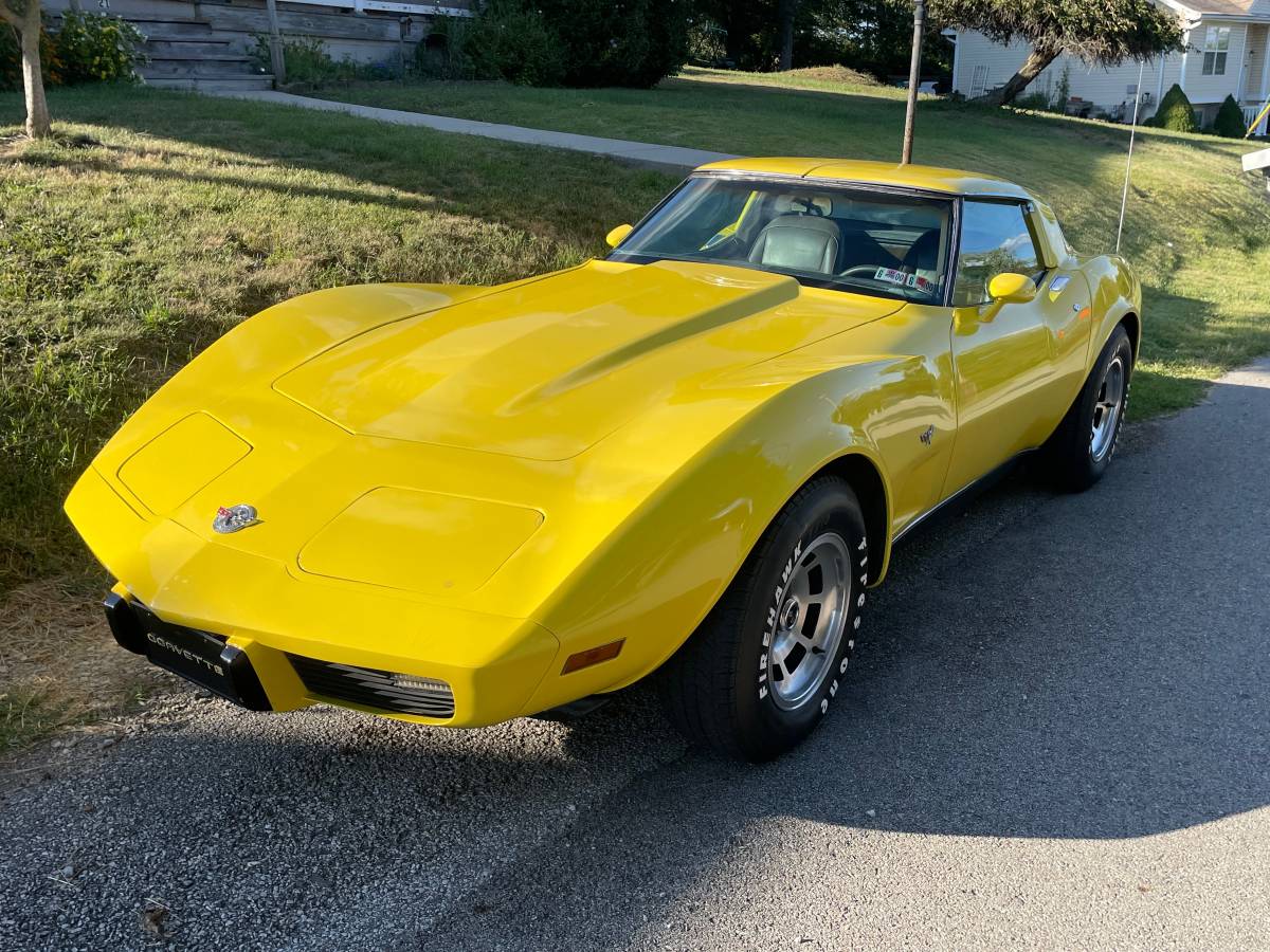 Chevrolet-corvette-1978-yellow-5