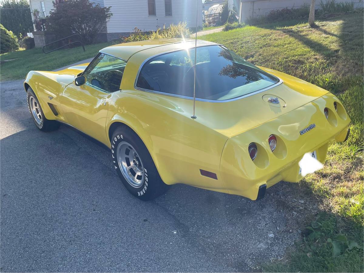Chevrolet-corvette-1978-yellow-9
