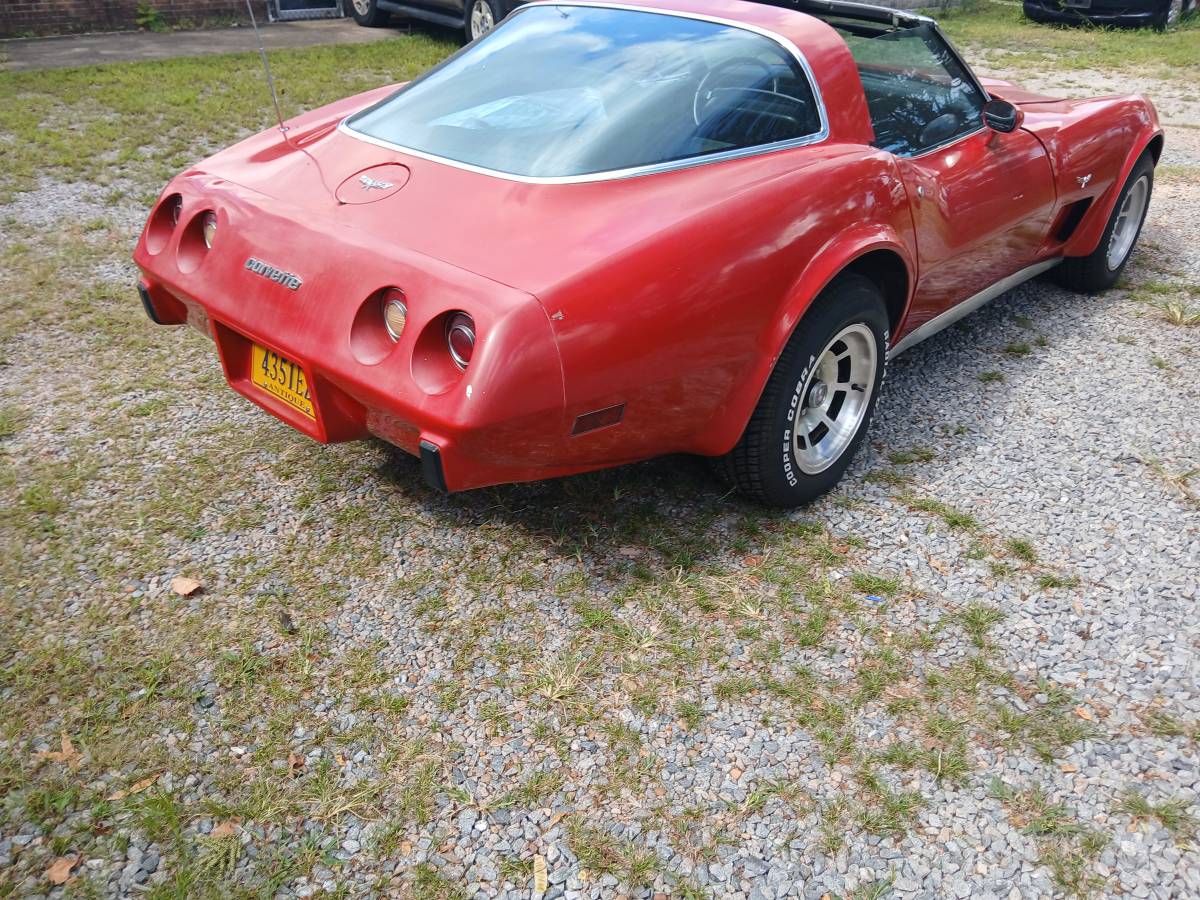 Chevrolet-corvette-1979-10