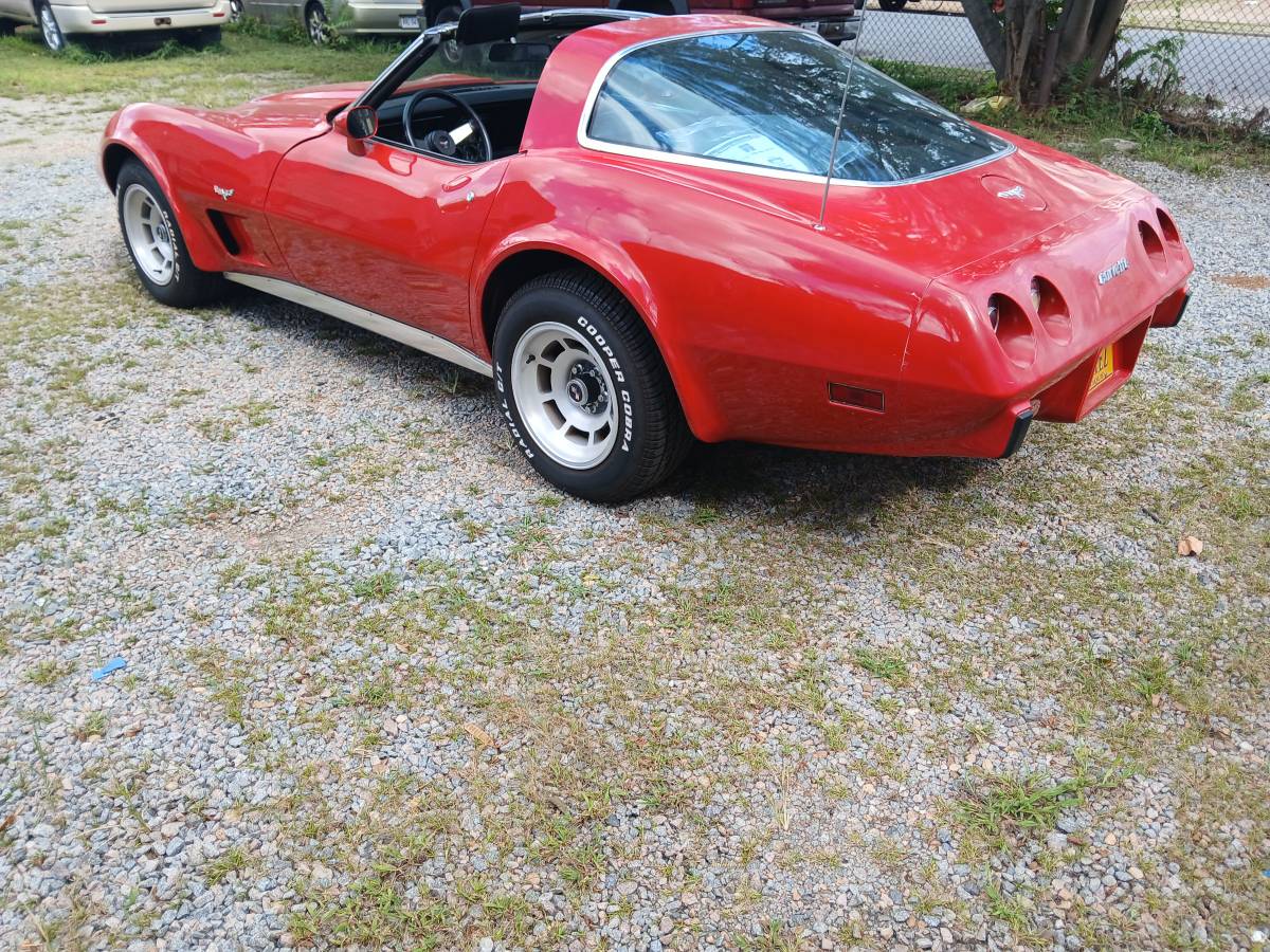 Chevrolet-corvette-1979-9