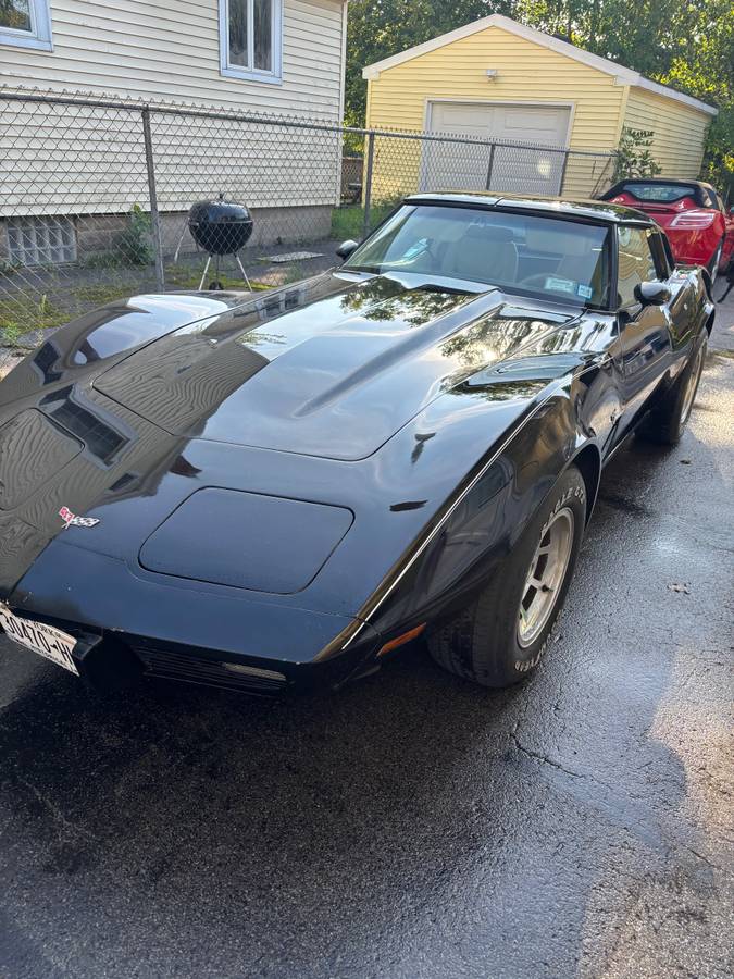 Chevrolet-corvette-1979-black-10