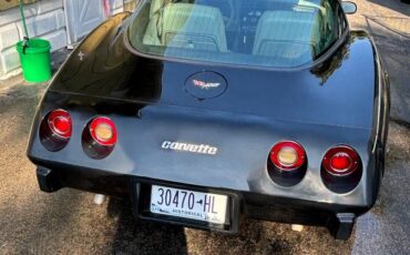Chevrolet-corvette-1979-black-12