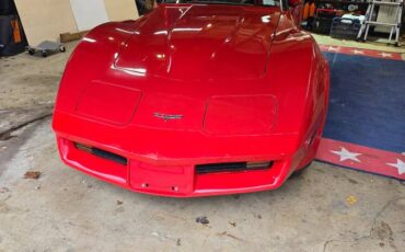 Chevrolet-corvette-1980-1