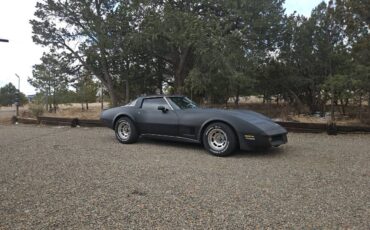 Chevrolet-corvette-1980-black-1