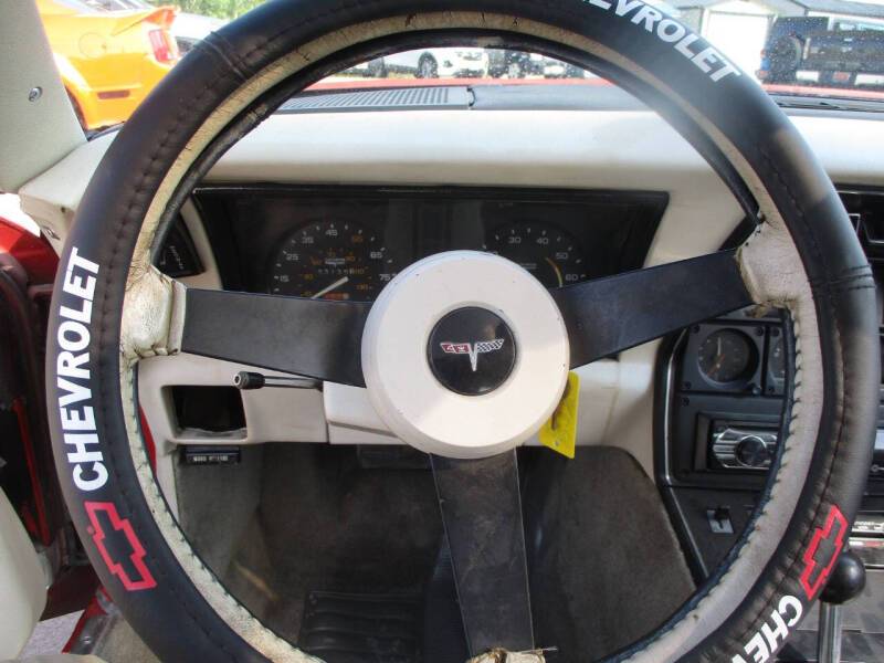 Chevrolet-corvette-1980-red-15