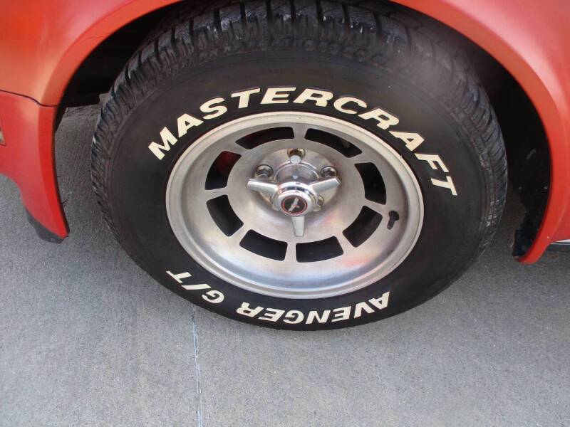 Chevrolet-corvette-1980-red-17