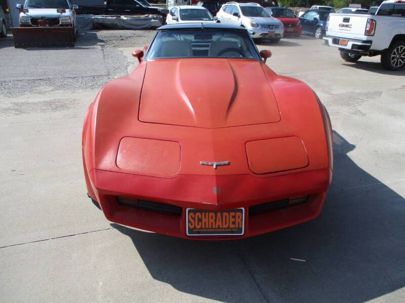 Chevrolet-corvette-1980-red-2