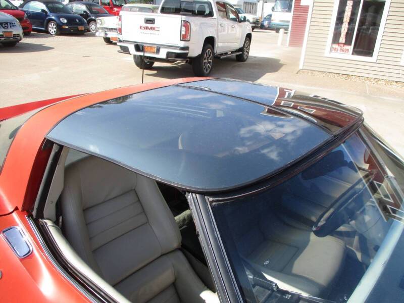 Chevrolet-corvette-1980-red-7