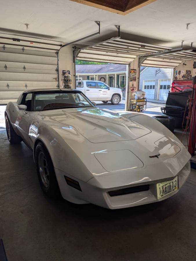 Chevrolet-corvette-1981