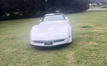 Chevrolet-corvette-1981