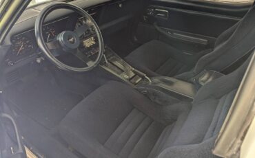 Chevrolet-corvette-1981-5