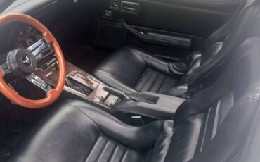 Chevrolet-corvette-1981-5