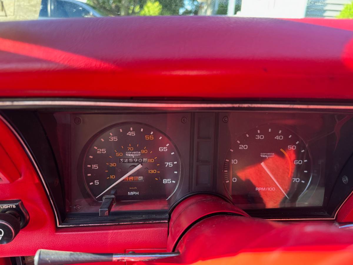 Chevrolet-corvette-1981-7
