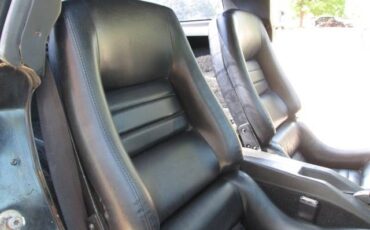 Chevrolet-corvette-1981-black-11