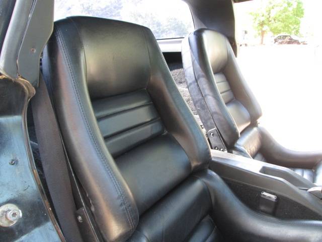 Chevrolet-corvette-1981-black-11