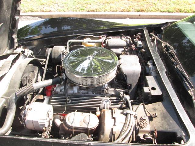 Chevrolet-corvette-1981-black-14