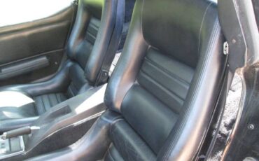 Chevrolet-corvette-1981-black-8