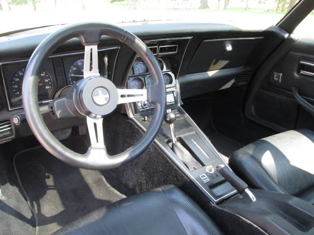 Chevrolet-corvette-1981-black-9