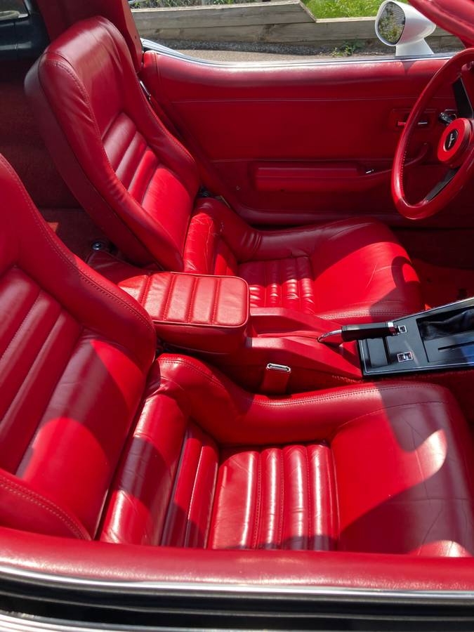 Chevrolet-corvette-1981-white-7