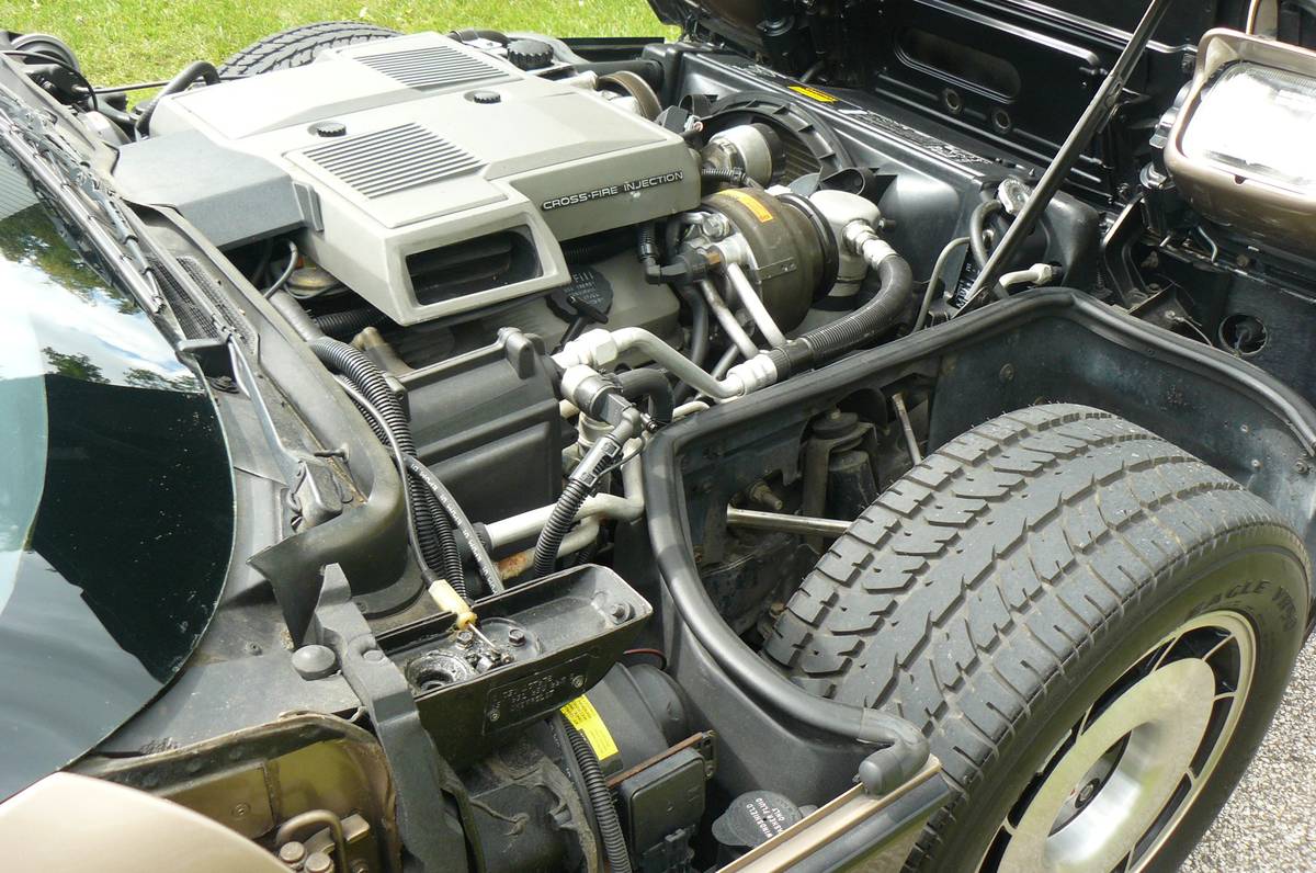 Chevrolet-corvette-1984-11